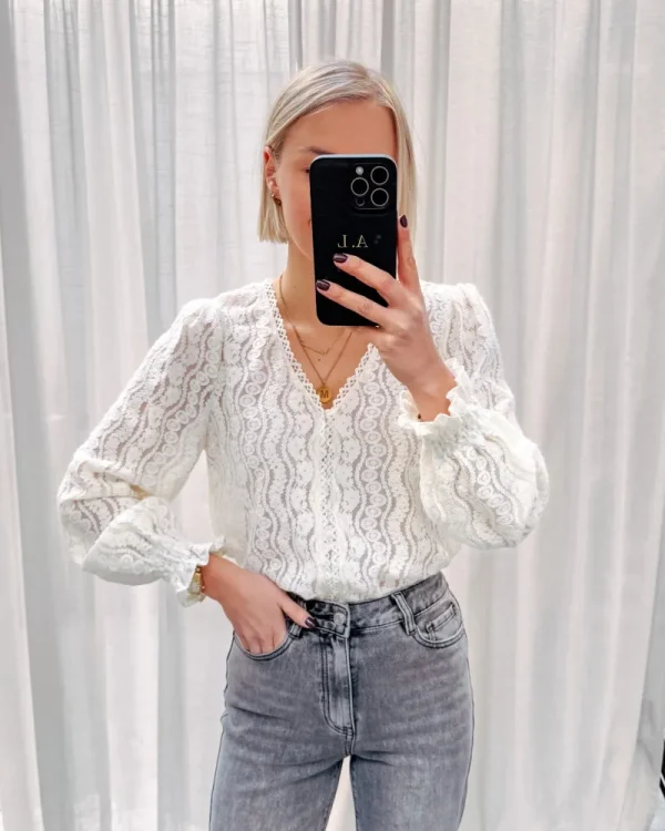 By Lenz Tops | LAURIEN LACE BLOUSE