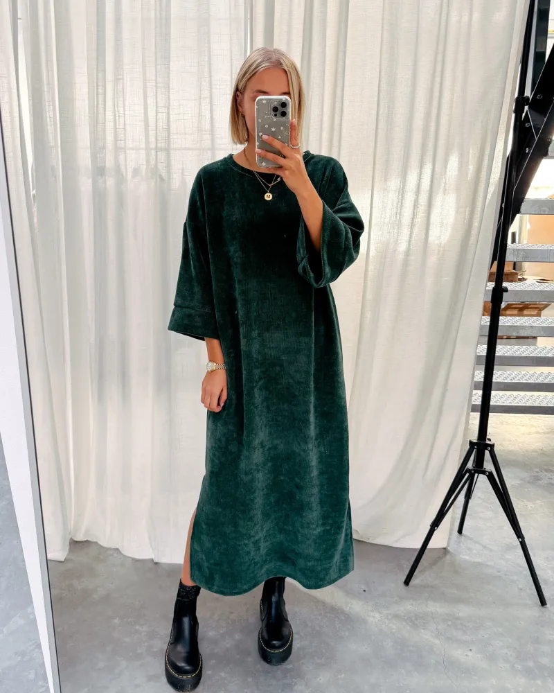lot_velours_dress__dark_g_3.webp By Lenz Dresses | LOT VELOURS DRESS - DARK GREEN
