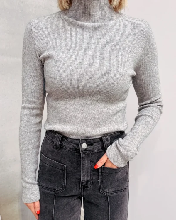 By Lenz Tops | NOOR FITTED TOP - GREY
