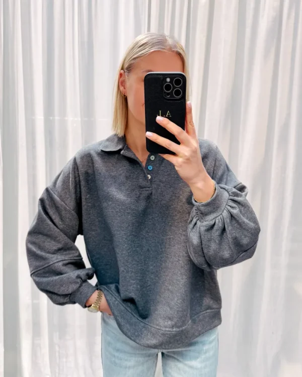 By Lenz Sweaters | ONA POLO KNIT COLORFUL BUTTONS - DARK GREY