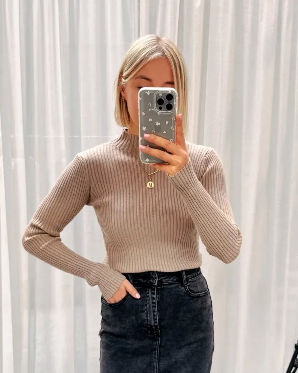 By Lenz Tops | RUE FITTED TOP - BROWN
