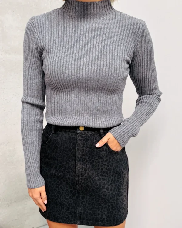 By Lenz Tops | RUE FITTED TOP - GREY